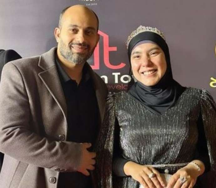  الدكتورة سمر نديم وزوجها 