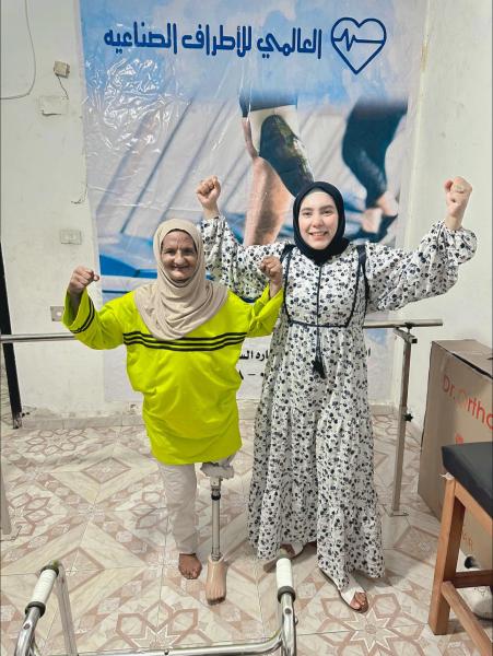 سمر نديم تحقق أمنية سيدة من دار زهرة مصر في المشي على قدميها: «ركبتلها طرف صناعي»
