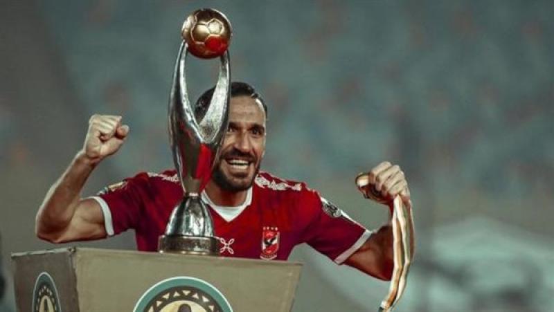 علي معلول لاعب الأهلي