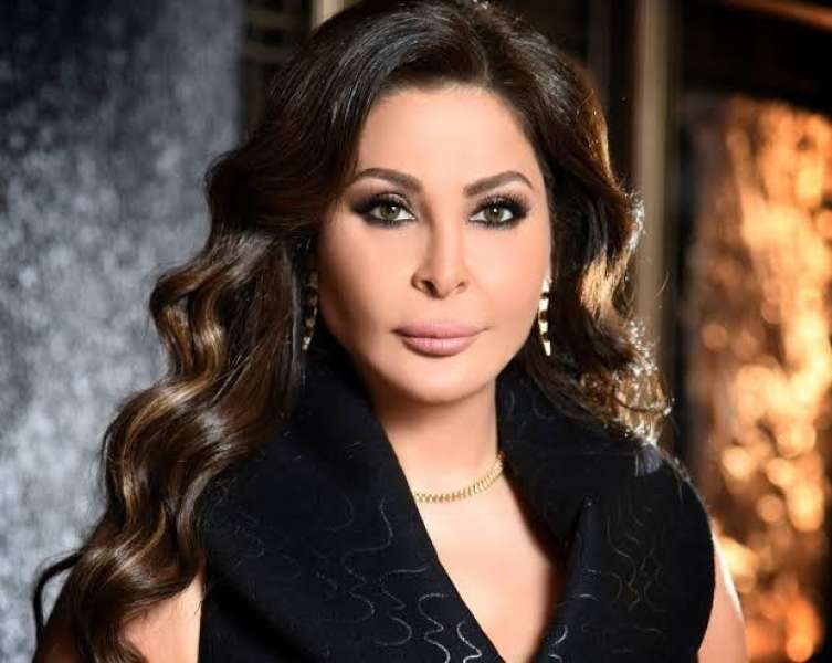 إليسا تحيي حفلًا غنائيًا ضمن أعياد بيروت وتحقق نجاحًا كبيرًا لألبومها quot;أنا سكتينquot;