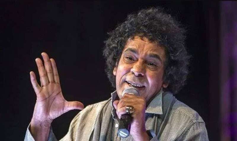 محمد منير يستعد لإحياء حفلًا غنائيًا في الإسكندرية 22 أغسطس