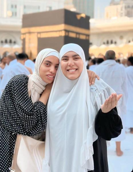 سمر نديم تُحقق أمنية ”سيدات القصر” بزيارة الحرم المكي: ”الخير مش صعب بس محتاج قلب”