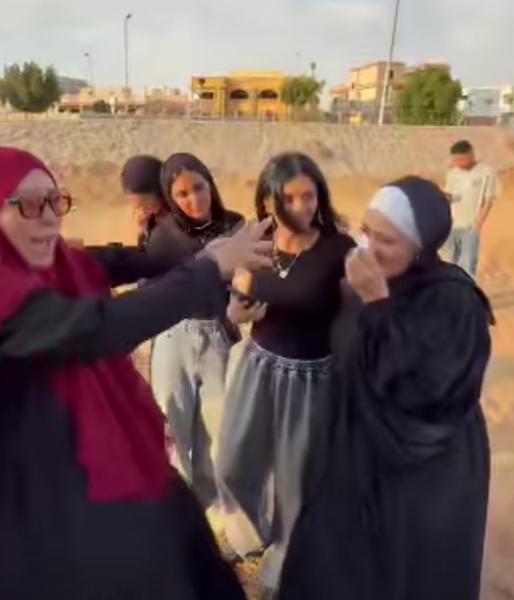 فيديو تمثيلي لطلاب ”CIC” يجسد إنقاذ سيدة مسنة بمشاركة سمر نديم وحنان دونة