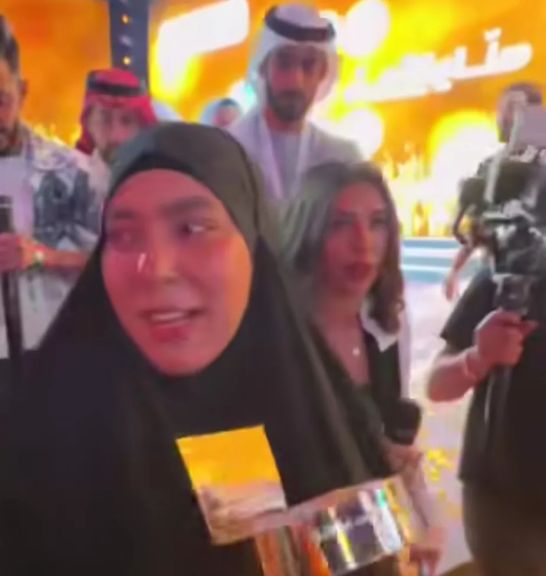 سمر نديم تستعيد ذكرى تكريمها في ”صناع الأمل” بالإمارات