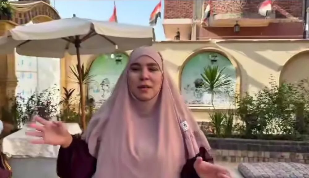 شاهد بالفيديو... سمر نديم تشارك نزلاء دار زهرة مصر يومهم وتوزع الفطار بأجواء مليئة بالحب